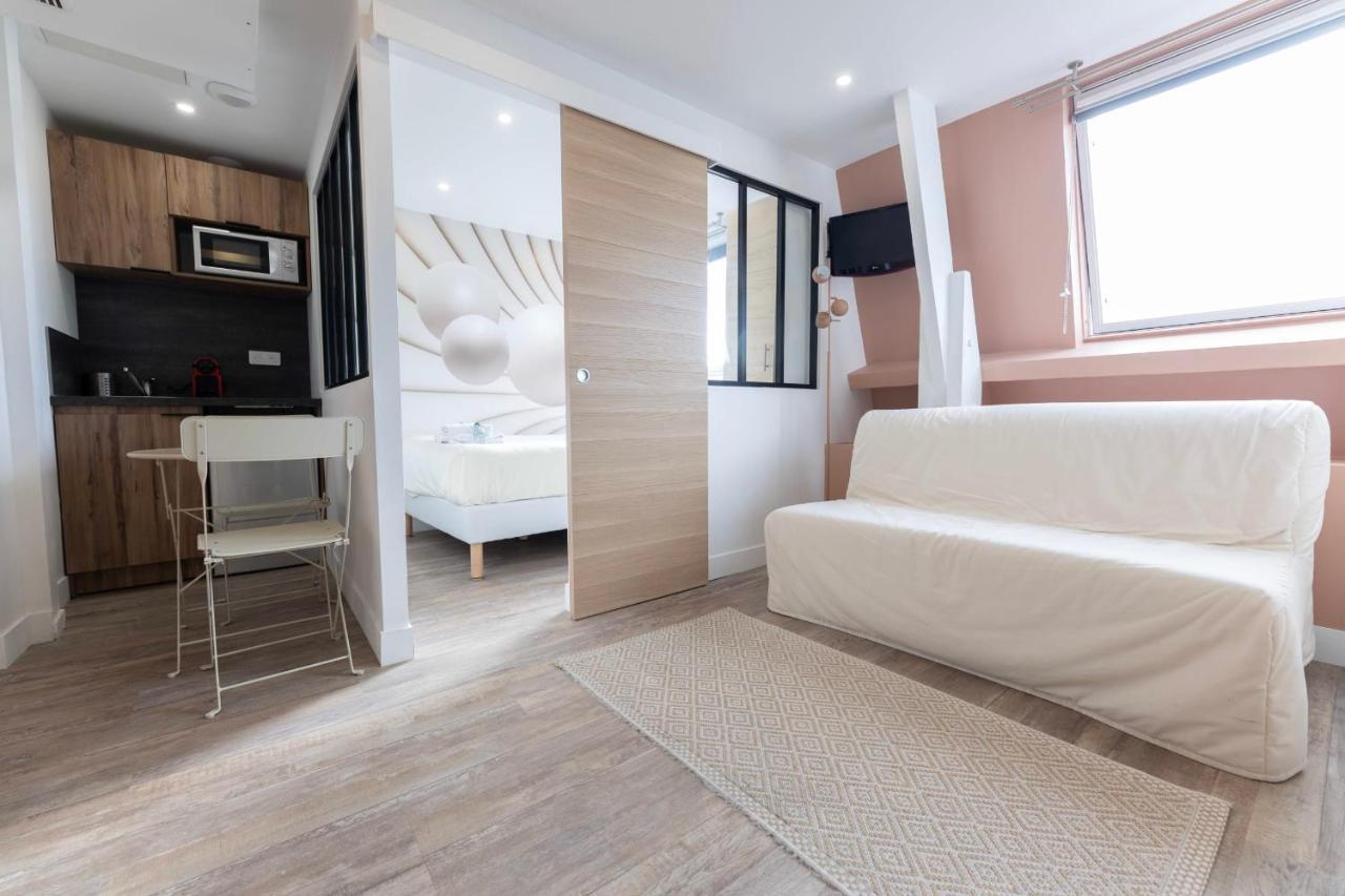 Amazing Apartment Under The Roof In Paris 8Th Экстерьер фото